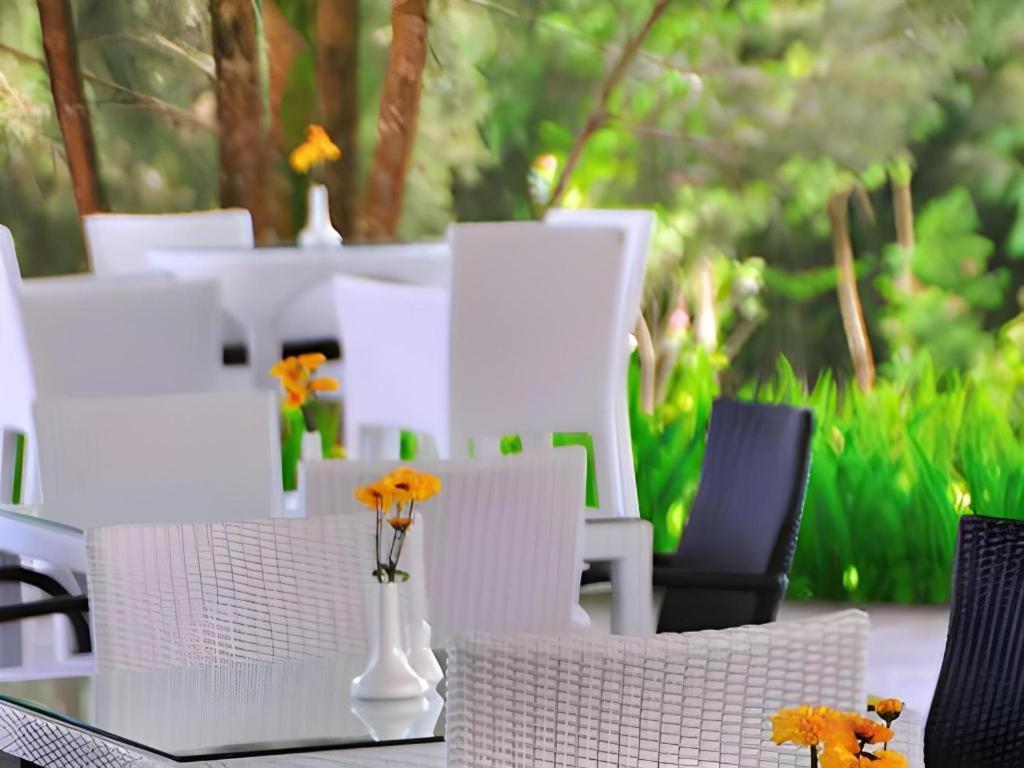 The Hill Hotel & Resort Sibolangit Exterior photo