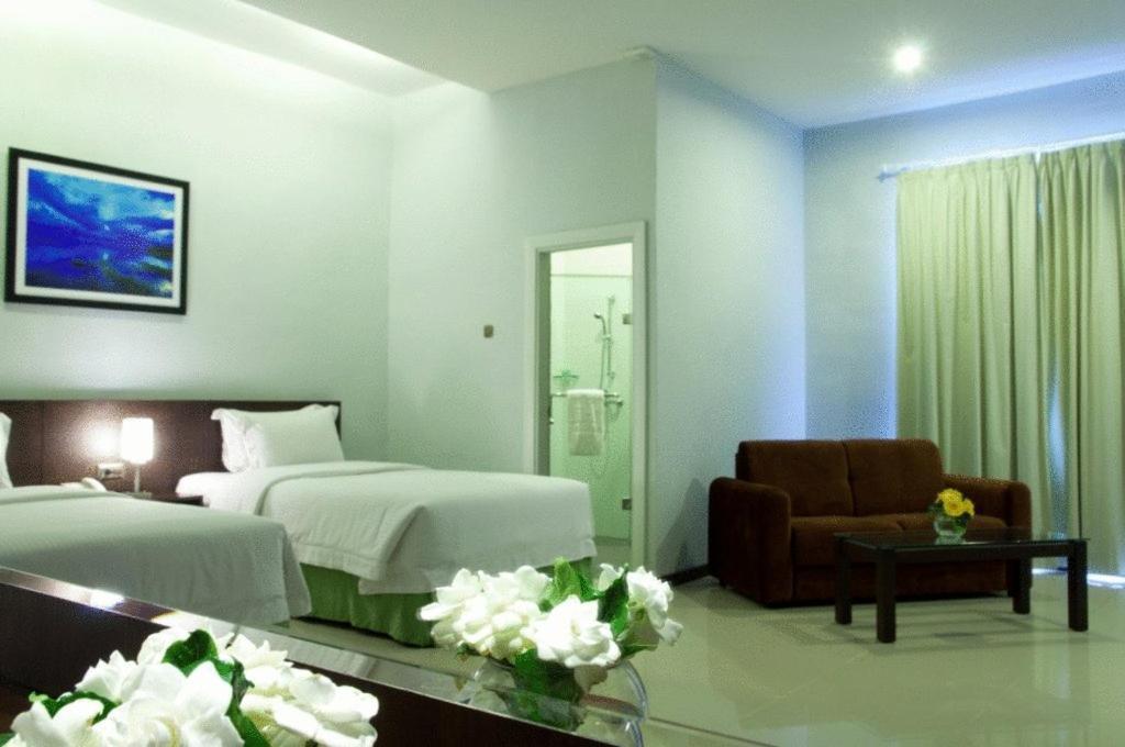The Hill Hotel & Resort Sibolangit Exterior photo
